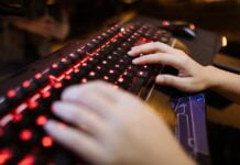 StarCraft II – Kontynuacja kultowego RTS-a, który zdefiniował e-sport.