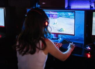 Mirror’s Edge (2008) – Rewolucja w grach akcji z perspektywy pierwszej osoby.