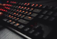 Jak dobrać klawiaturę gamingową? Mechaniczna, membranowa czy hybrydowa – co jest lepsze dla Ciebie?